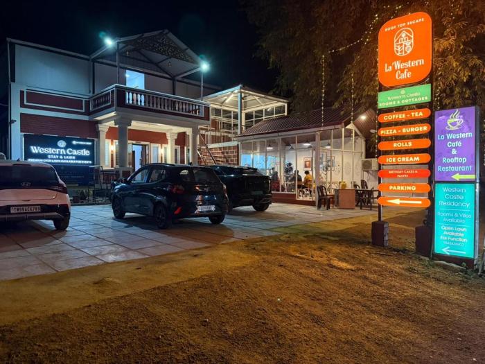 Western Castle Stay n lawn