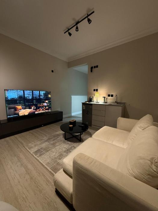 استديو انيق بدخول ذاتي