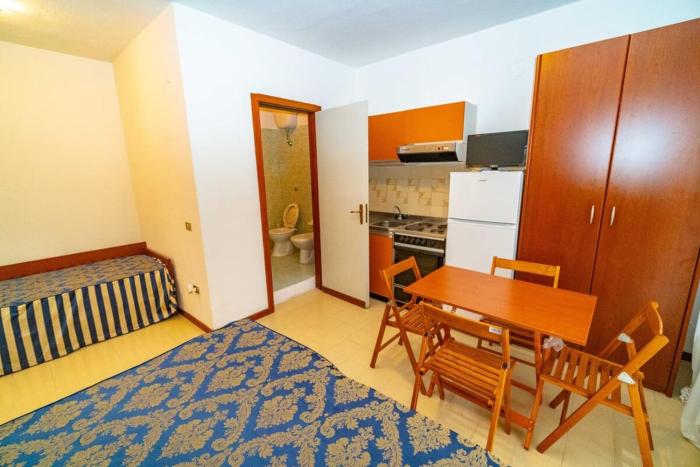 Rifugio Manaccora - Appartamento con piscina, parcheggio e mare