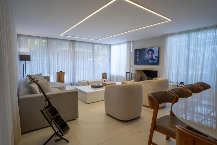 Luxury property, coffee and inn services