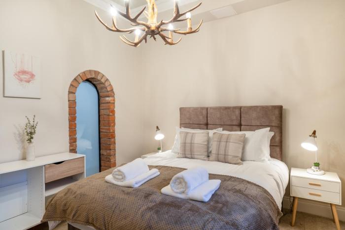 Stylish 2 Bed Flat-Free Parking