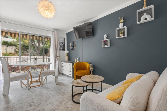 Studio in Cannes city center with terrace