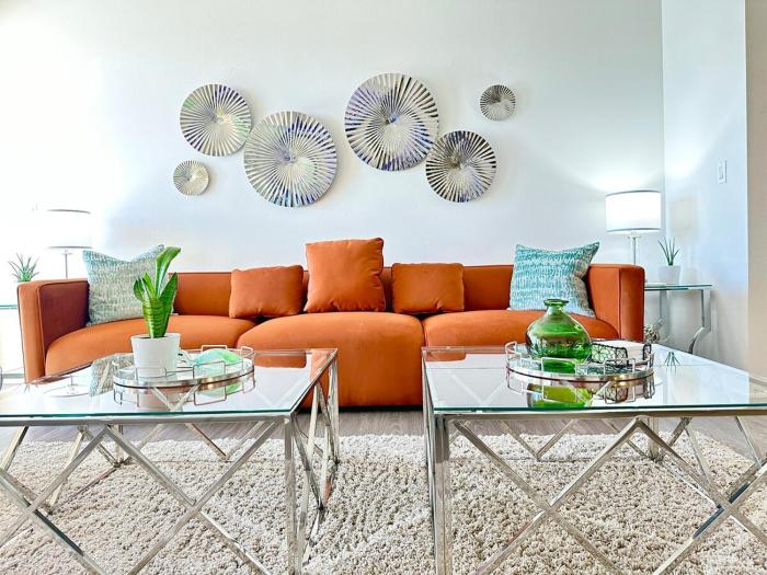 5 Star Location with Open City Views 2BD 2BA with King Beds