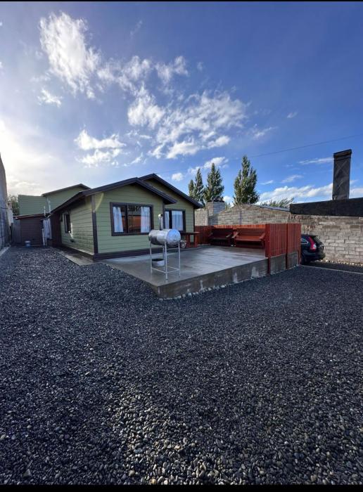 cabaña refugio junto al cerro