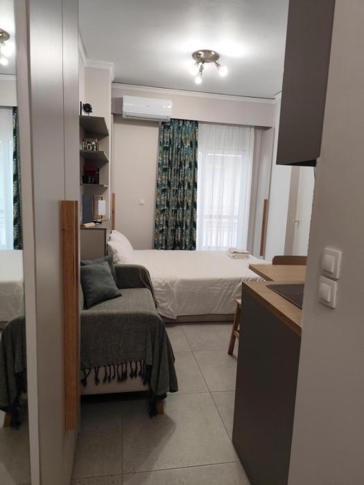 Parastaseis Central Studio Georges Sq