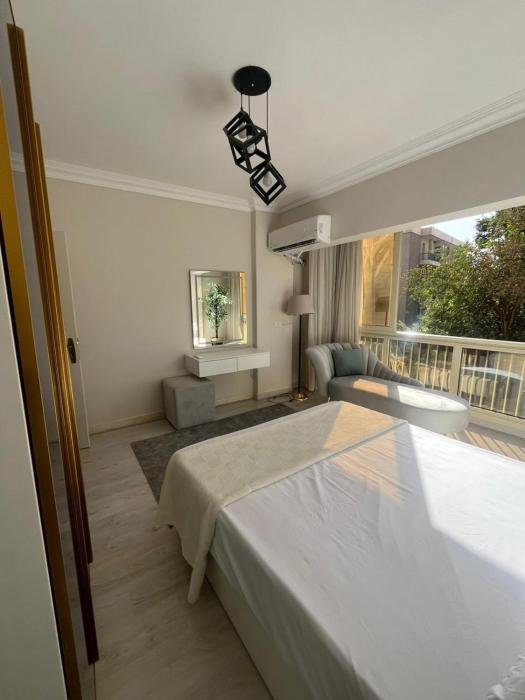 شقتين للايجار فرش فندقي في التجمع الخامس ومدينه نصر