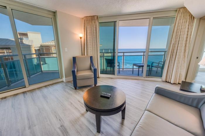 New Corner 6th FLOOR, Floor to Ceiling Glass Views