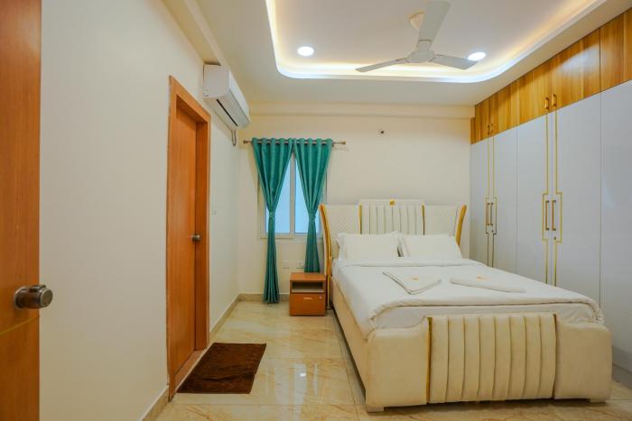White Castle Stays Luxury 3BHK Serviced Apartment in Madhapur