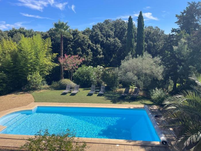 Villa La Volière 2 Logements Indépendants Piscine Privée et Jardin au calme