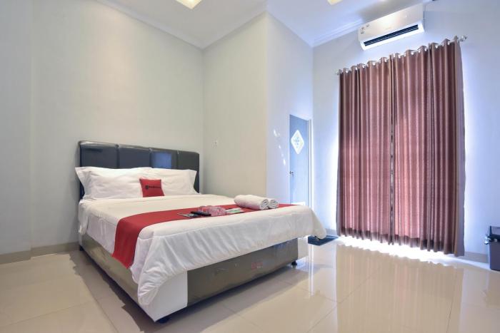 RedDoorz near Alun Alun Cilacap