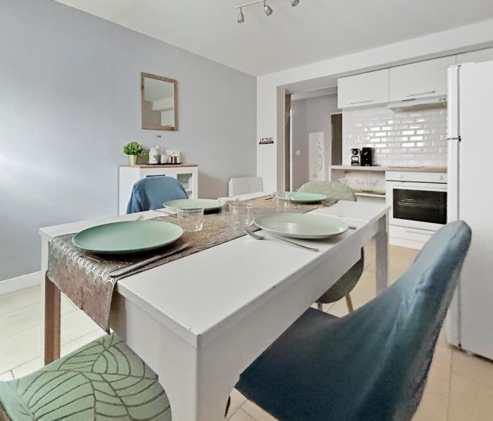 Appart rénové, proche des commerces & transports