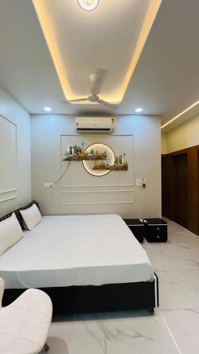 Rudrangan Suites Full Luxurious Villa Near Mahakaleshwar temple By AP villas and Resorts