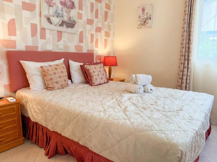 Spacious 2BR Vilamoura Escape with Pool & Golf Nearby -15 Percent Off