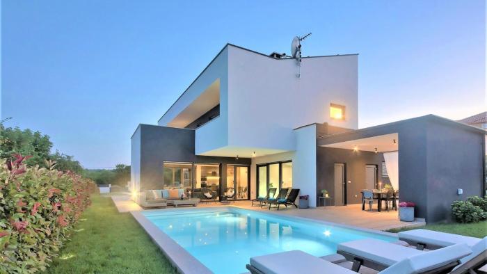 Luxury villa Hedone with pool in Rakalj