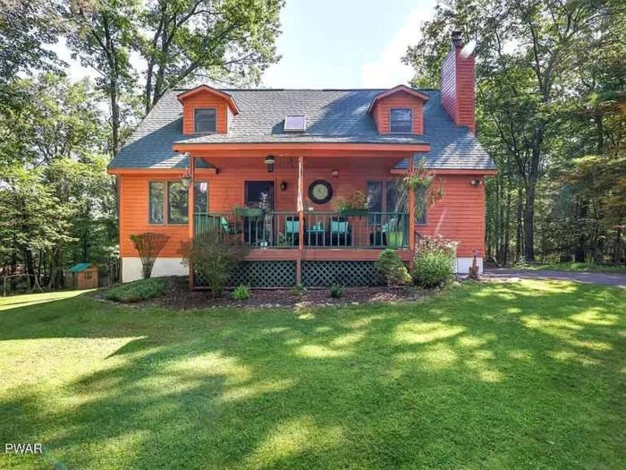 Charming Getaway Minutes from Lake Wallenpaupack