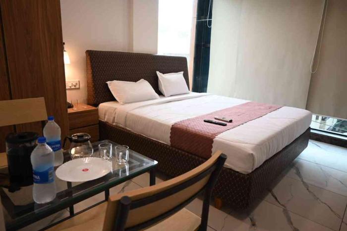 HOTEL RV PARK Inn MOGAPPAIR