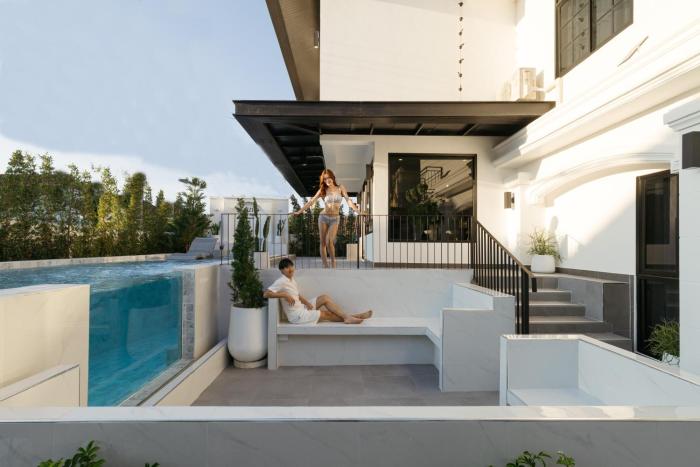 Zenzio Glass Pool Villa - Chiangmai
