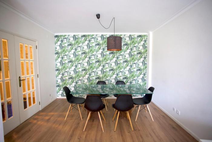 Downtown 2 Bedroom Peaceful Flat - Balcony & Private Parking