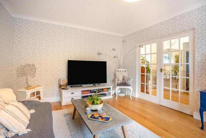 4 Bed in Bishopston oc-t34163