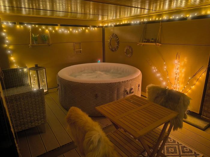 Studio en Gruyère - Grande terrasse privée 50m2 et Jaccuzi optionnel