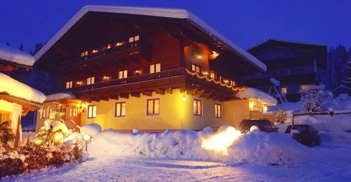 Pension Mozart by Skilink Winter