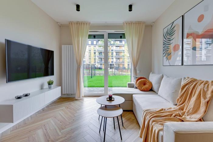 Ptasia 55 Prestige Apartment with Garden by BookingHost