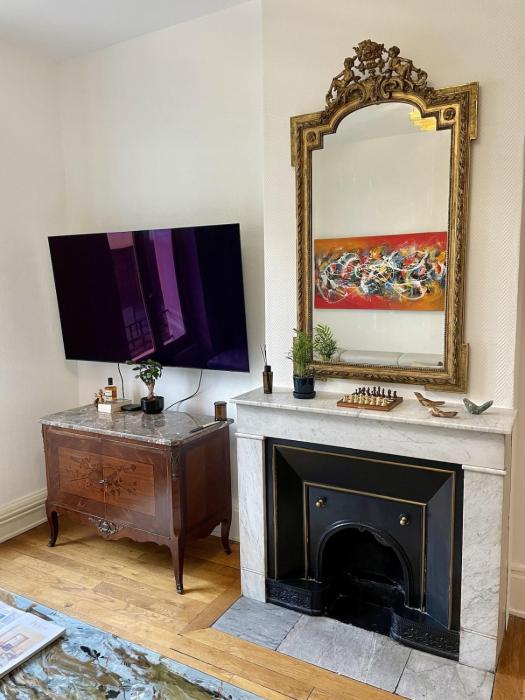 Haussmannian apartment-Close metro