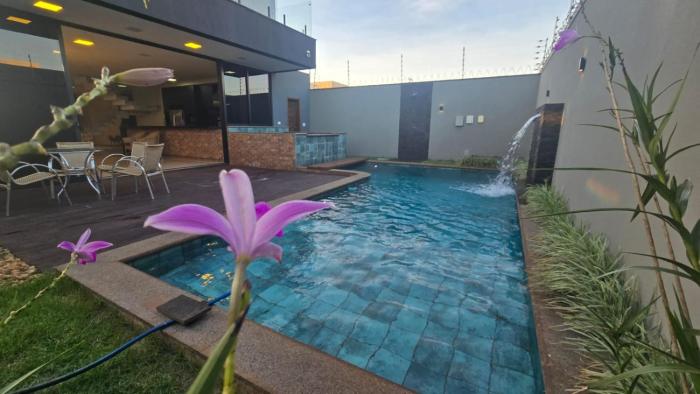 casa com piscina e hidro bem localizada