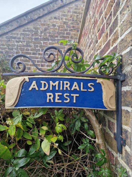 Admirals Rest - With Parking Central Broadstairs