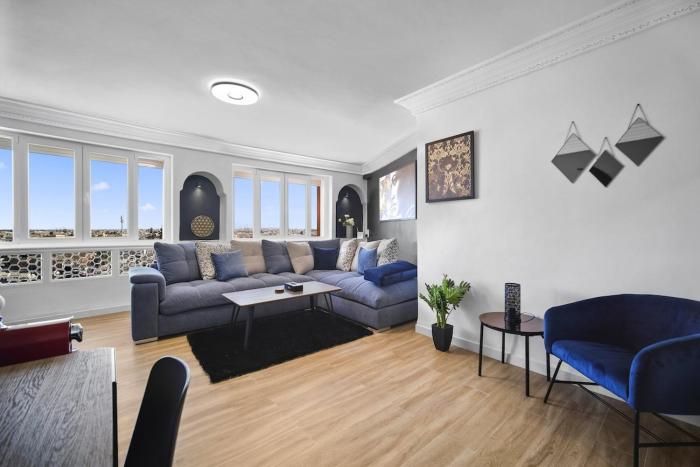 Centre Town Cozy Apartment with Panoramic View