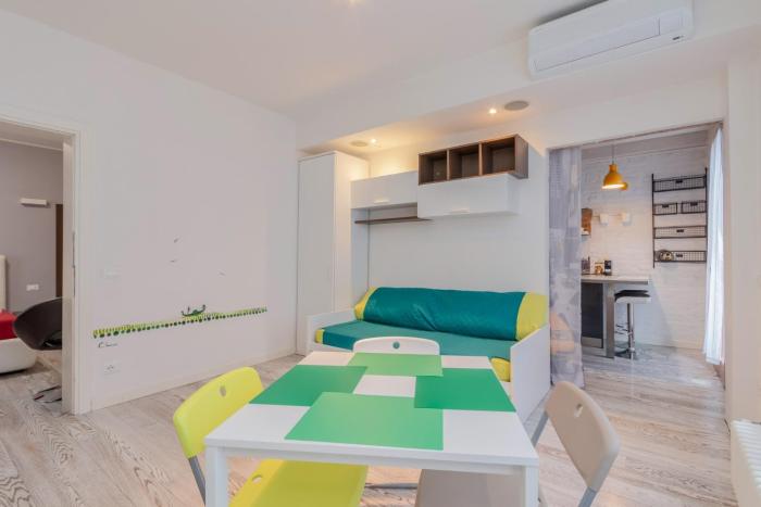 GuestHost - Giovannis Home with balcony