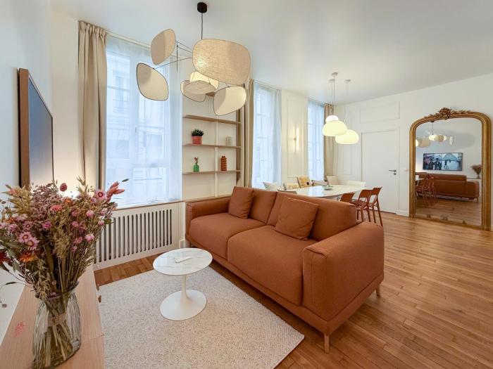 Montmartre Chic Luxury 3BR 8Pax Clim
