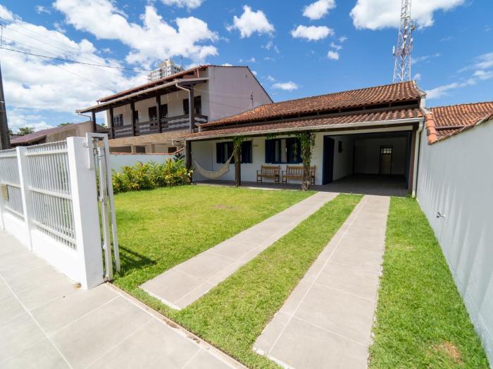 Casa ampla perto do parque e da praia GF5309