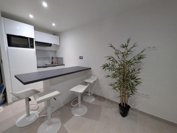 Joli studio neuf St Mandrier sur Mer