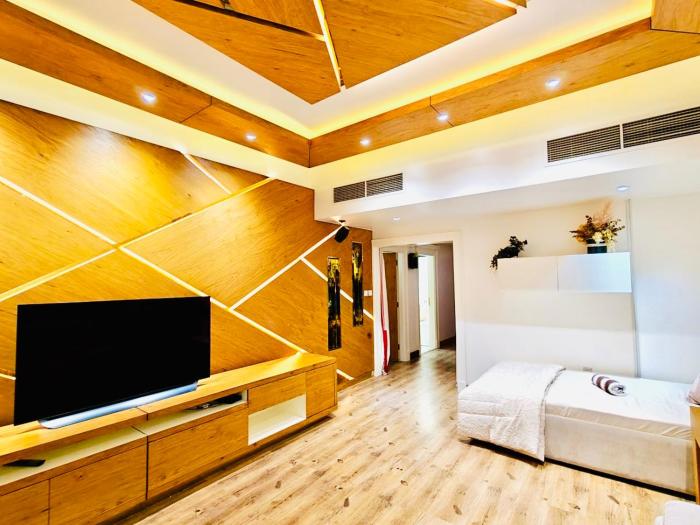 La Vista Home Stay with Parking