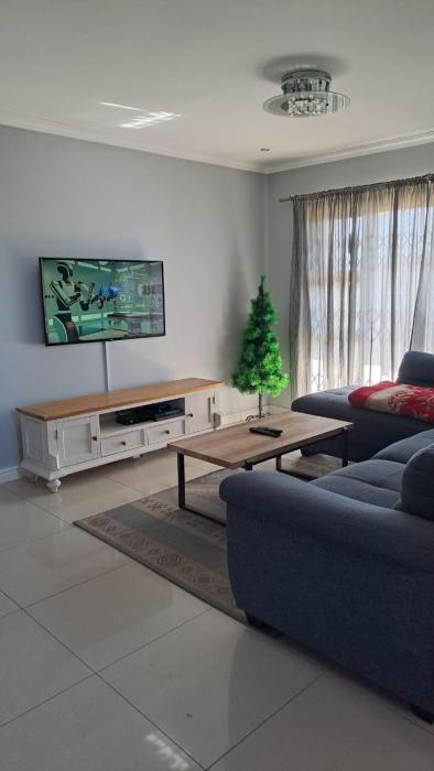 Spacious Modern 3 Bedroom House