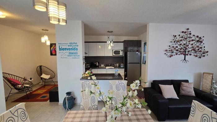 Comfortable apartment 2 bedrooms plus flex room and pool