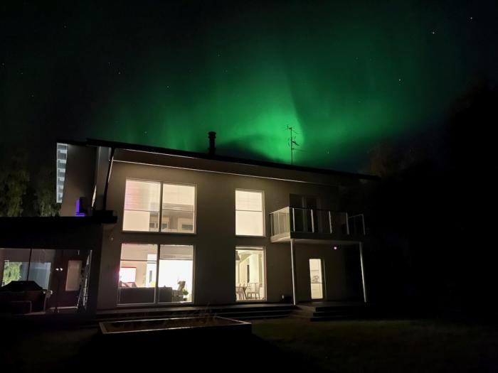 River Lodge with hot tub and services