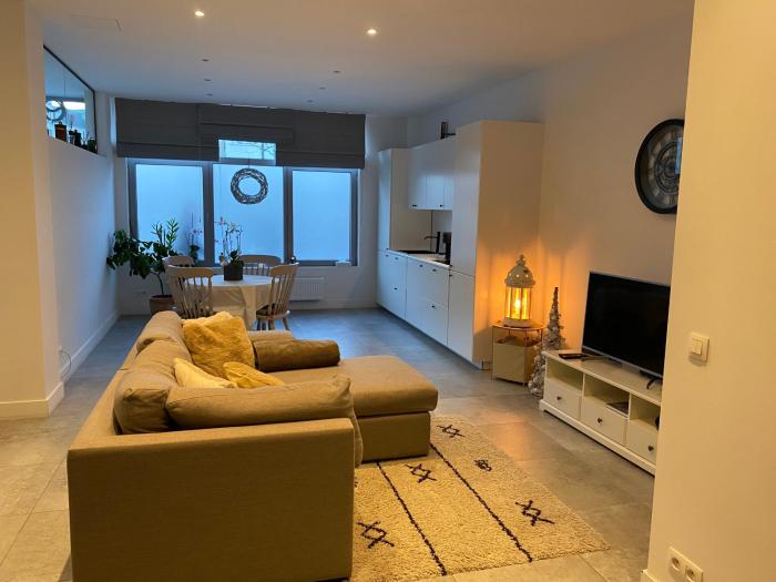 Charming modern apartment in the heart of Antwerp with optional private parking