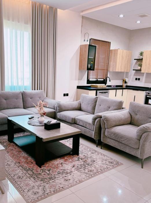 وحده فاخره 3 غرف مع غرفه خادمه بحمام خاص