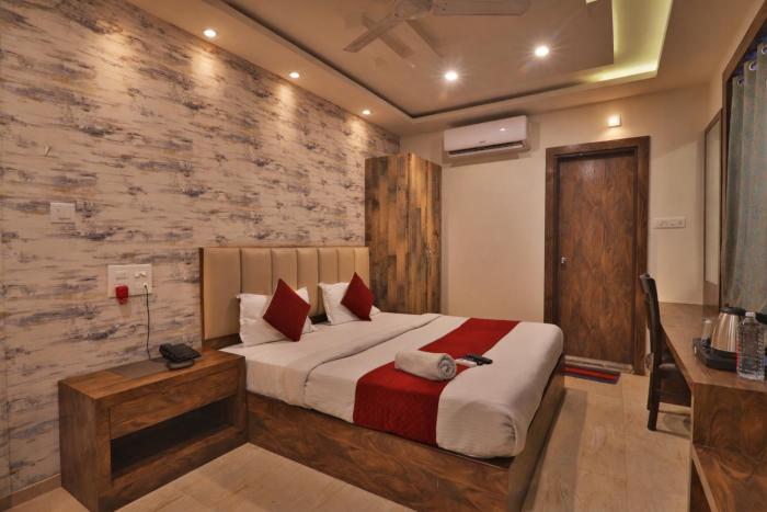 Hotel Janki Vibes With Free Wifi & Parking !!! Most Premium And Best Hotel In Varanasi