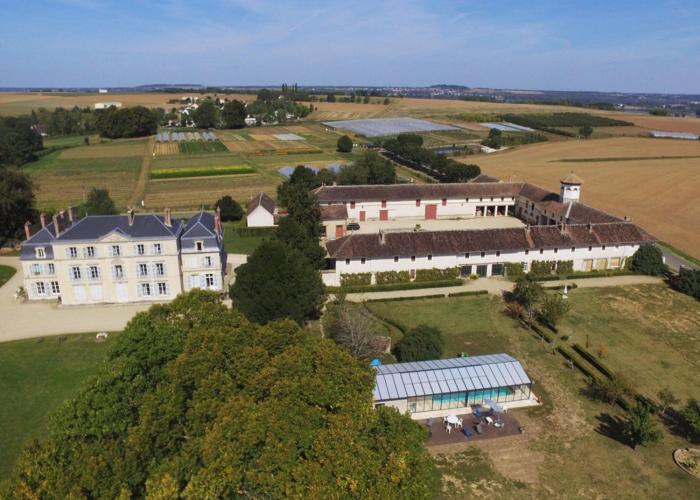 Domaine de La Brosse, gîte avec piscine sous verrière chauffée toute lannée