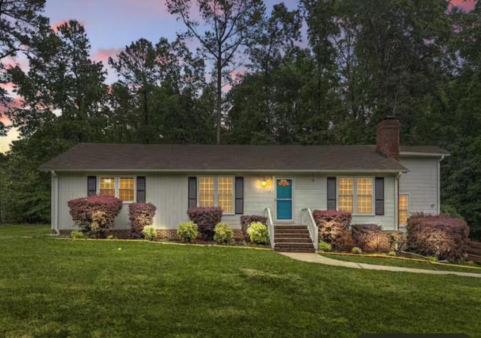 Nature Retreat at cozy Ranch, North Raleigh Close to RTP, Airport, Duke