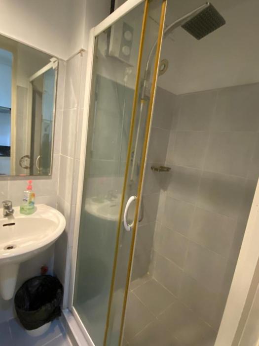 Sea Residences Staycation Moa ,Stern Homes