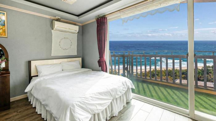 Ganghwa Badatgashimteo Pension