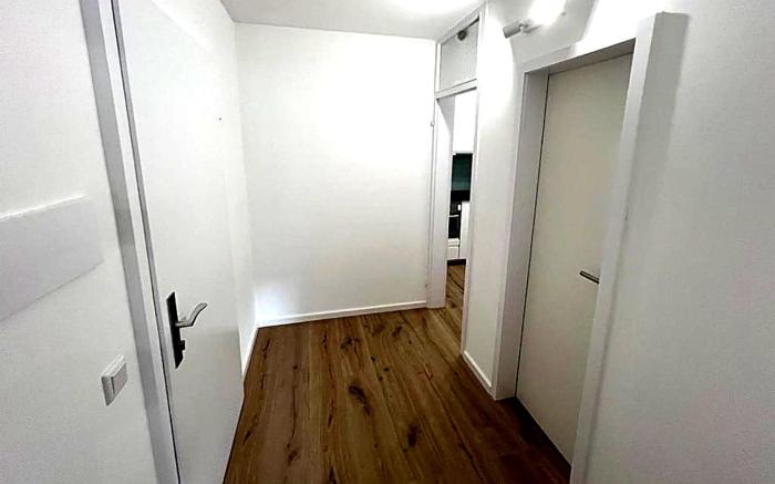 Bright Modern City Stay