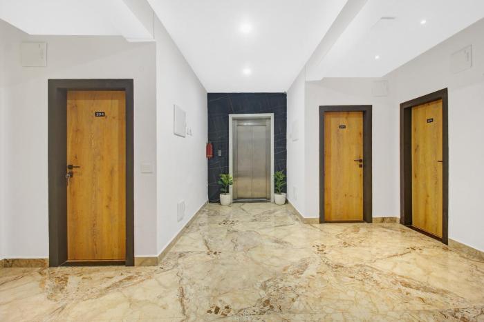 Super Townhouse OAK Hitec City Near Image Hospital