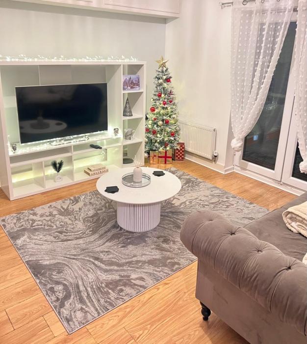 Cosy two bed apartment, Shirley