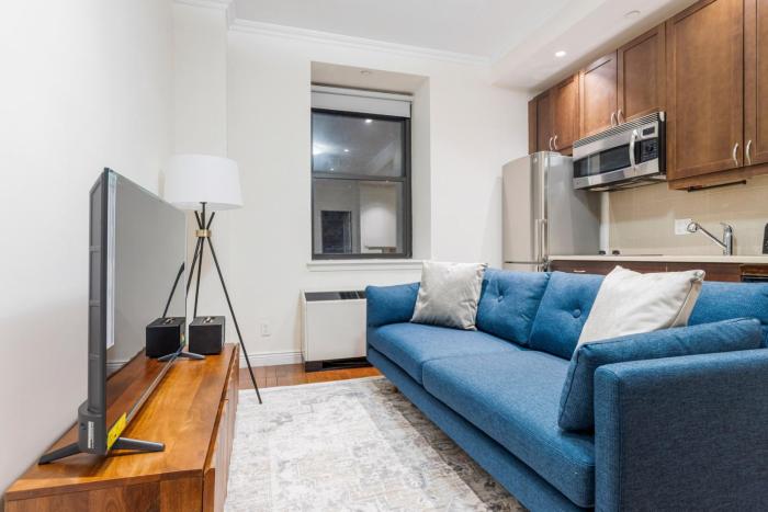 Blueground Garment District fitness nr Times Square NYC-2168