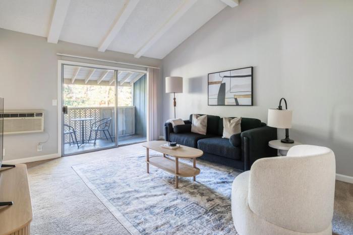 Blueground West Valley pool nr Cupertino Park SFO-2106